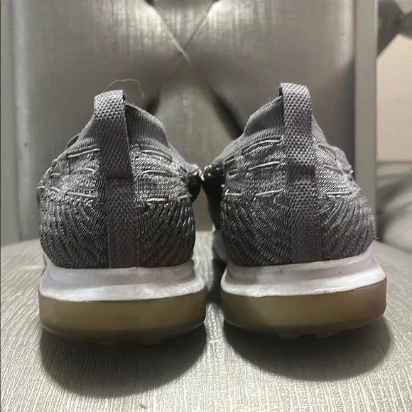 Nike Men's Gray Running Shoes - Picture 5 of 8